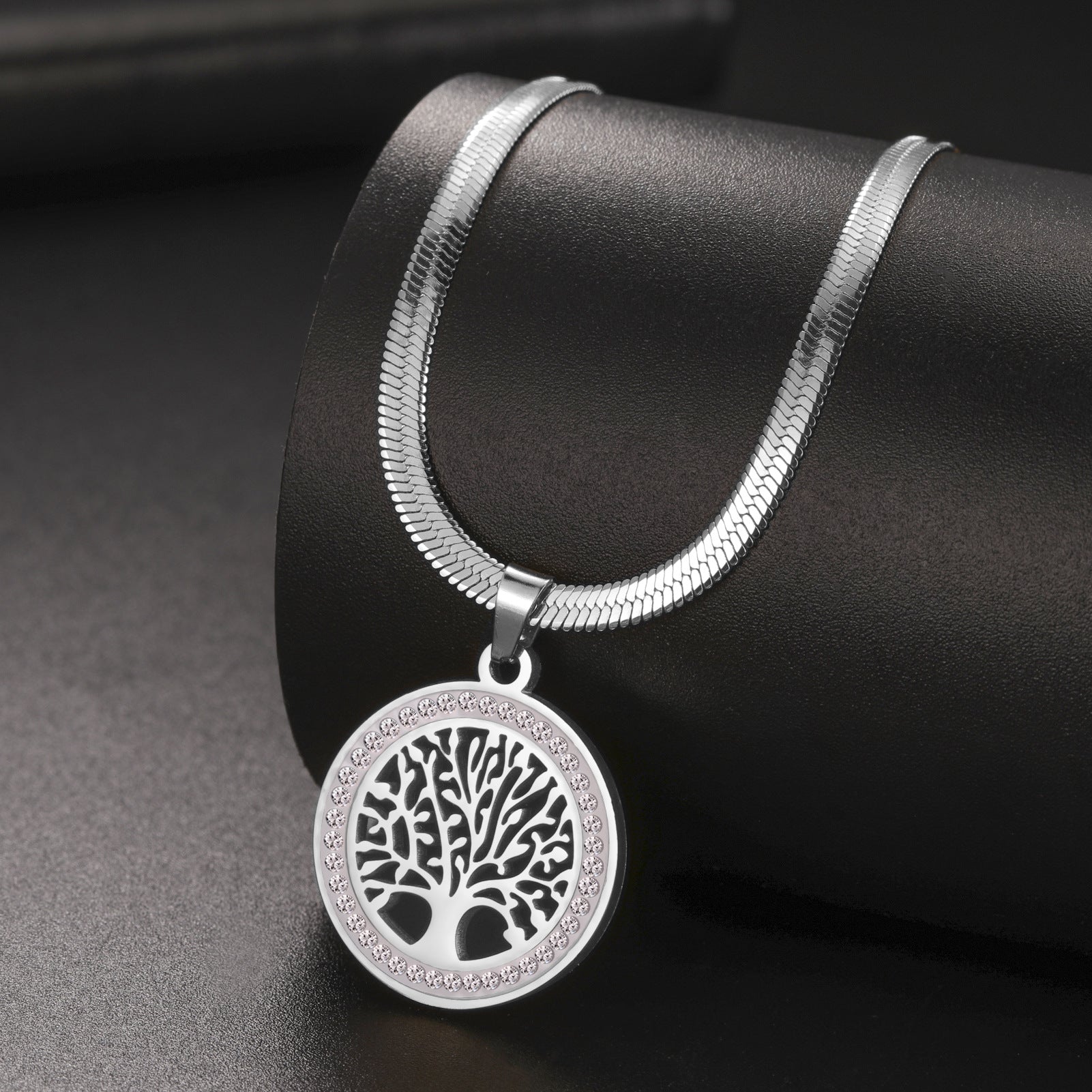 Luxury Fashion Titanium Steel Diamond Outer Ring Big Tree Pendant Snake Chain